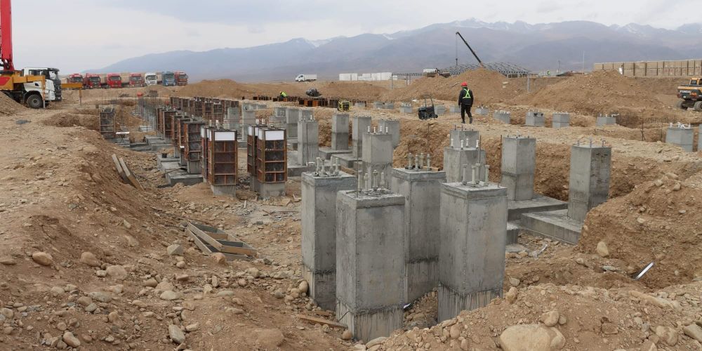 На Иссык-Куле для новой солнечной электростанции доставили панели мощностью 104 МВт изображение публикации