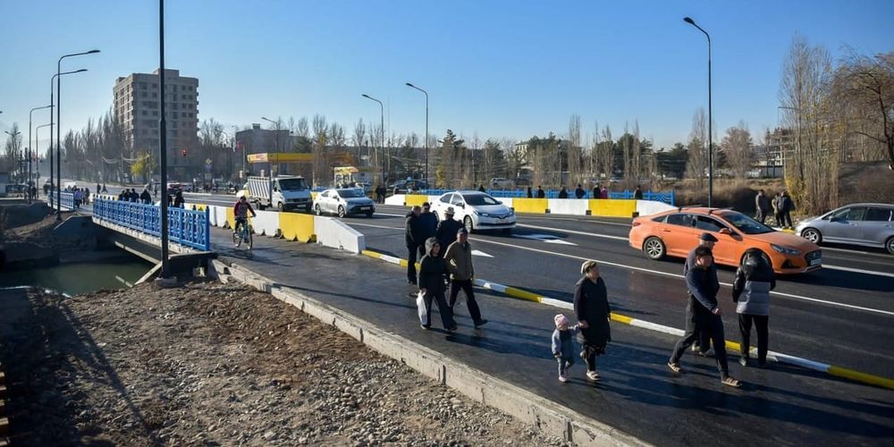 Мост на Ауэзова в Бишкеке сдали на месяц раньше срока: движение открыто изображение публикации