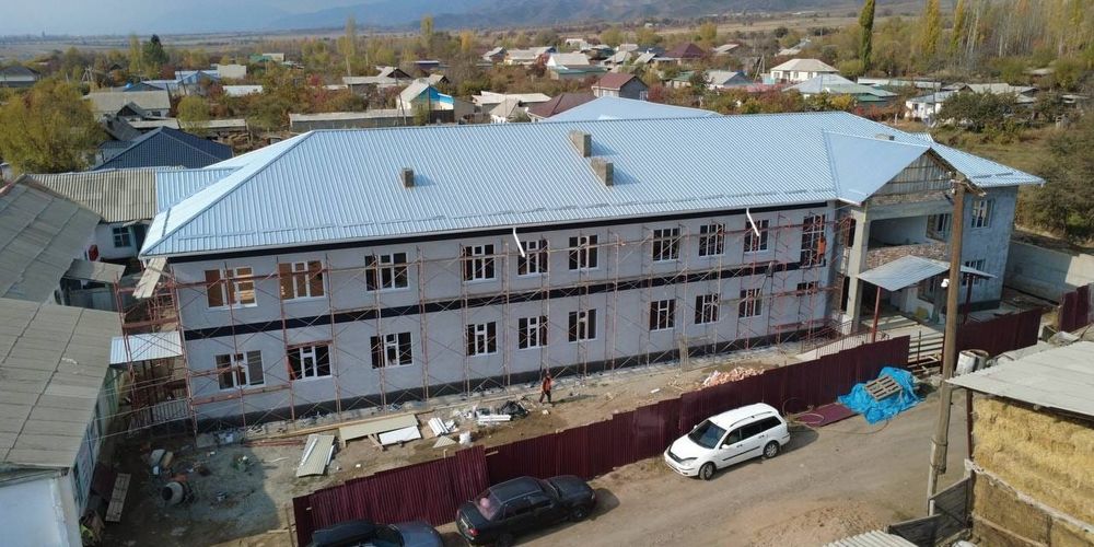 В селе Өрүктү Иссык-Кульской области строят новую школу на 150 учеников изображение публикации