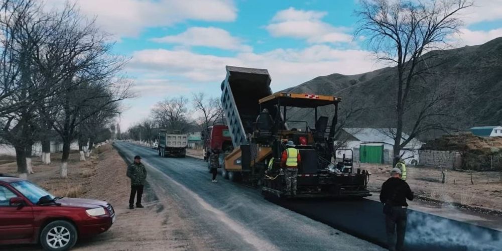 К аэропорту Нарына проложили 5.5 км нового асфальта изображение публикации