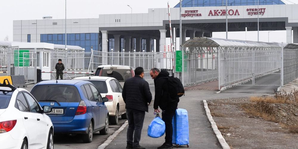 Принцип «90/180»: как изменились правила въезда для казахстанцев в Кыргызстан изображение публикации