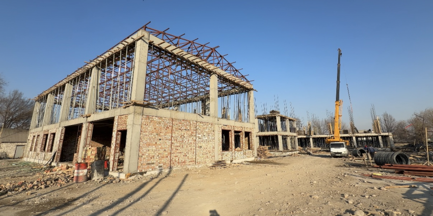 В мэрии Бишкека рассказали, как идет строительство школы №23 на 560 мест изображение публикации