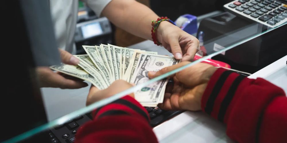 С начала года Нацбанк оштрафовал обменки и «черных менял» на 8.8 млн сомов изображение публикации