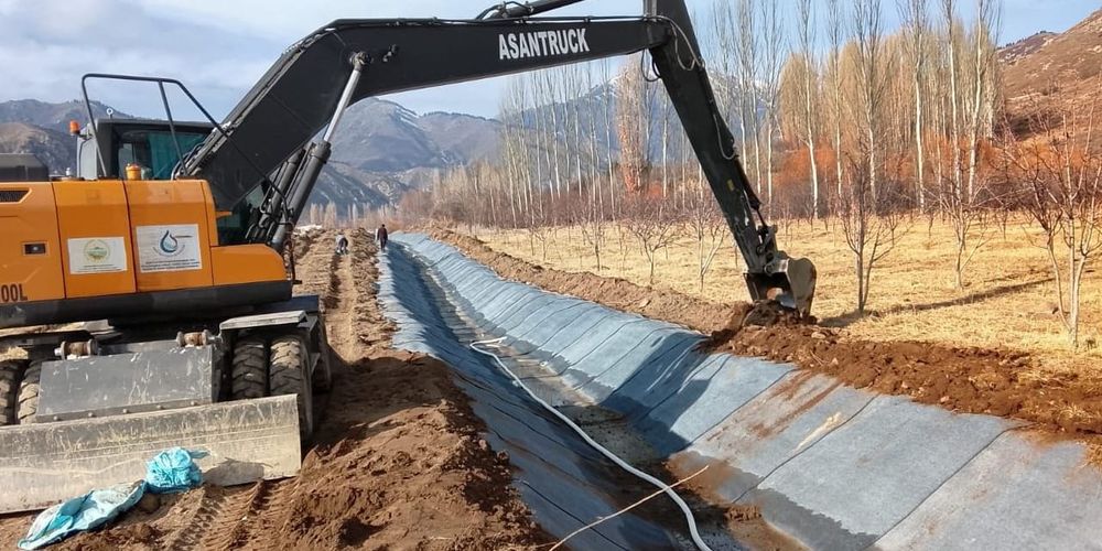 В Иссык-Кульском районе канал «2-Восточный» облицовывают бетонным полотном изображение публикации