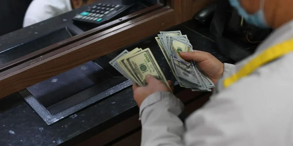 Нацбанк приостановил лицензии двух обменок в Бишкеке до 7 февраля изображение публикации