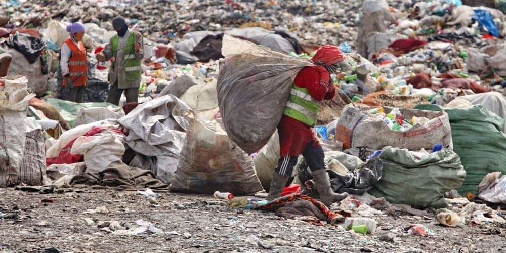 Отходы в доходы: сборщиков со свалки Бишкека трудоустроят официально изображение публикации