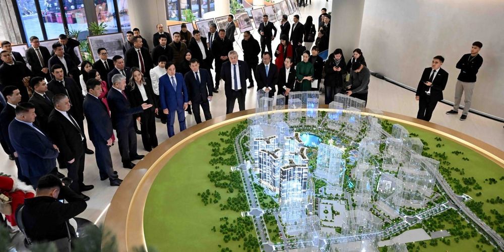 Глава кабмина КР Адылбек Касымалиев принял участие в открытии Rox Center в Бишкеке изображение публикации