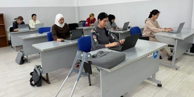 При Минсоцтруда запустили YouTube-школу для людей с ОВЗ изображение публикации