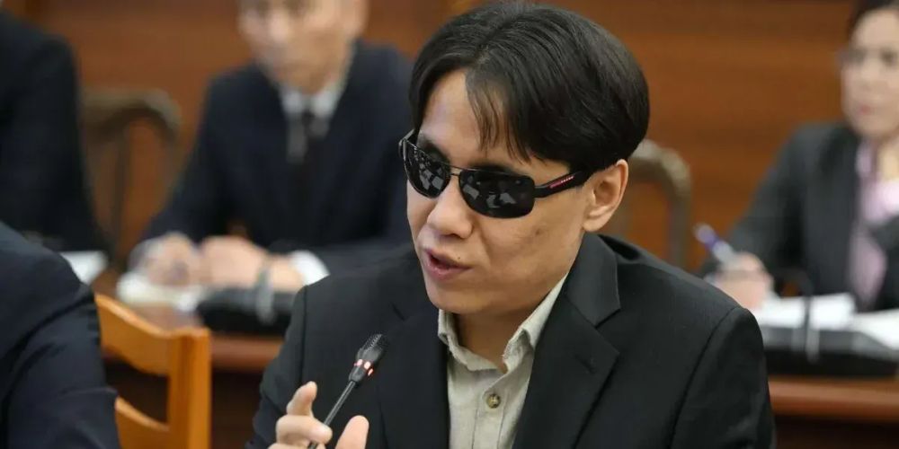 КР планирует привлечь у МАР более $1 млрд на ГЭС, цифровизацию и ВИЭ — Бекешев изображение публикации