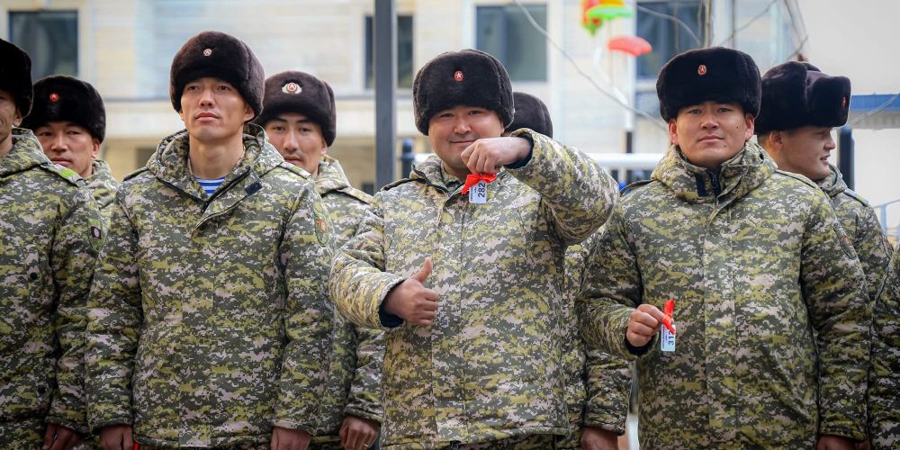 В городе Манас 167 военнослужащих получили ипотечные квартиры от ГИК изображение публикации