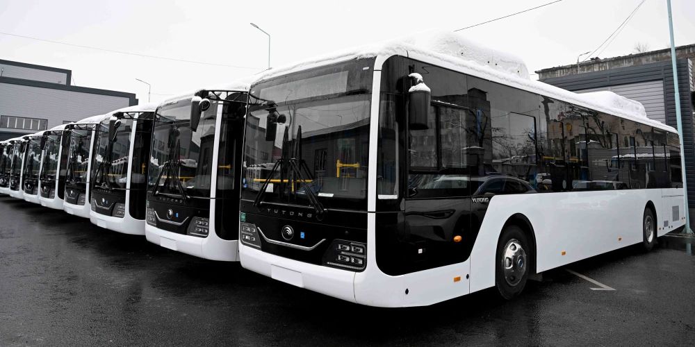 Мэрия Бишкека получила 95 автобусов Yutong и 42 единицы спецтехники изображение публикации