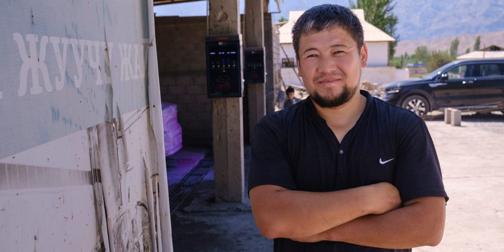 От британских ферм до сервиса по стирке ковров и автомойки в Баткене: история Нурбека Узакбаева изображение публикации