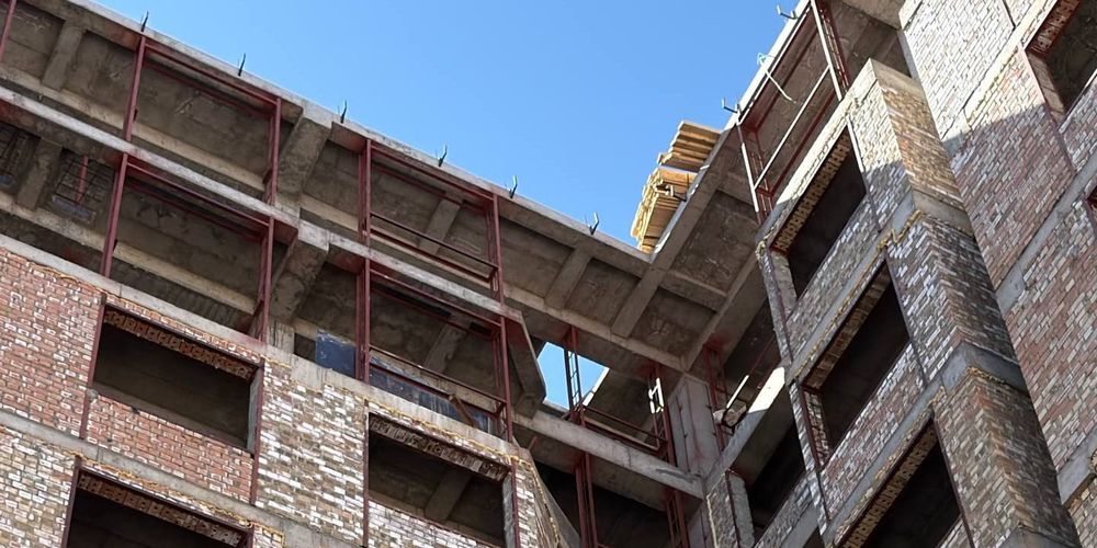 Минстрой выявил нарушения на строительных объектах в Бишкеке изображение публикации