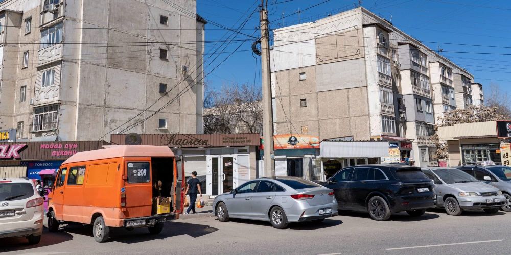 В Бишкеке временно запретили установку киосков у многоквартирных домов изображение публикации