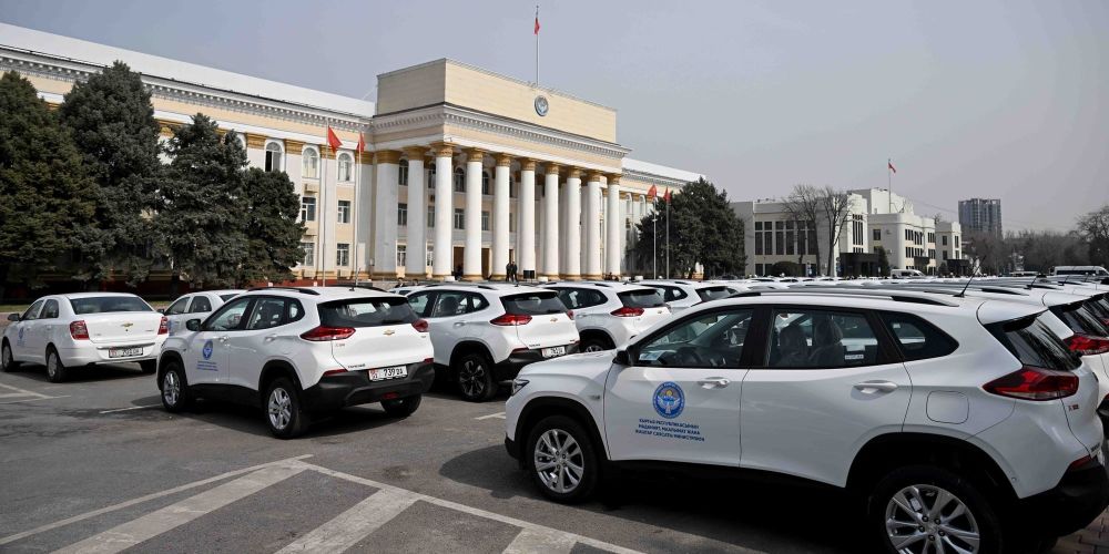 Учреждениям культуры Кыргызстана передали 117 новых автомобилей изображение публикации