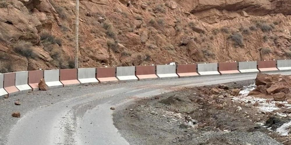 Трассу Нарын — Жаны-Жол открыли после расчистки от камнепада изображение публикации