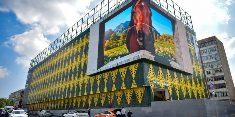 В Бишкеке открыли парковку с теннисными кортами на крыше изображение публикации