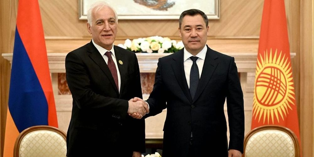 Садыр Жапаров и Ваагн Хачатурян обсудили сотрудничество по линии ЕАЭС и ОДКБ изображение публикации