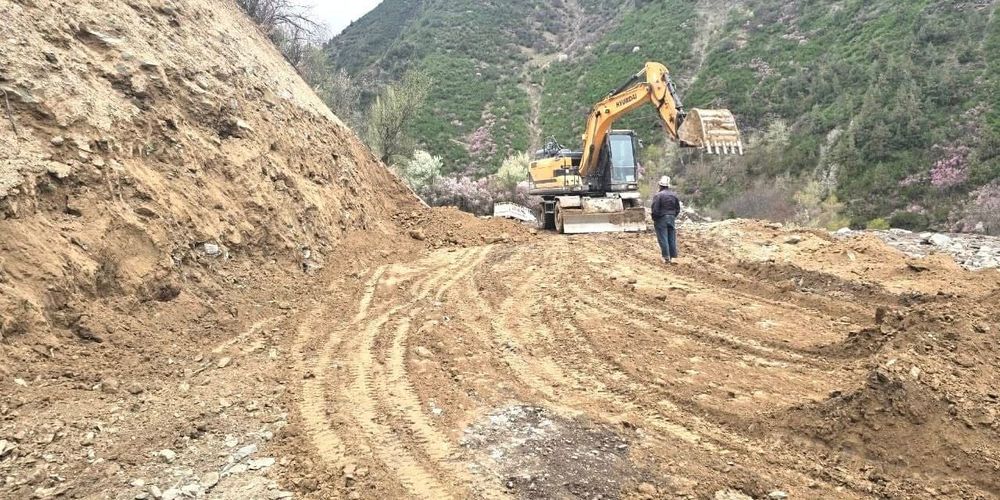 Трассу Мырзаке — Кара-Шоро расчистили от оползня изображение публикации