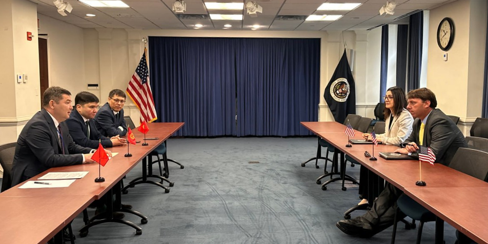 Минэконом Кыргызстана обсудил в Вашингтоне привлечение американских инвестиций изображение публикации