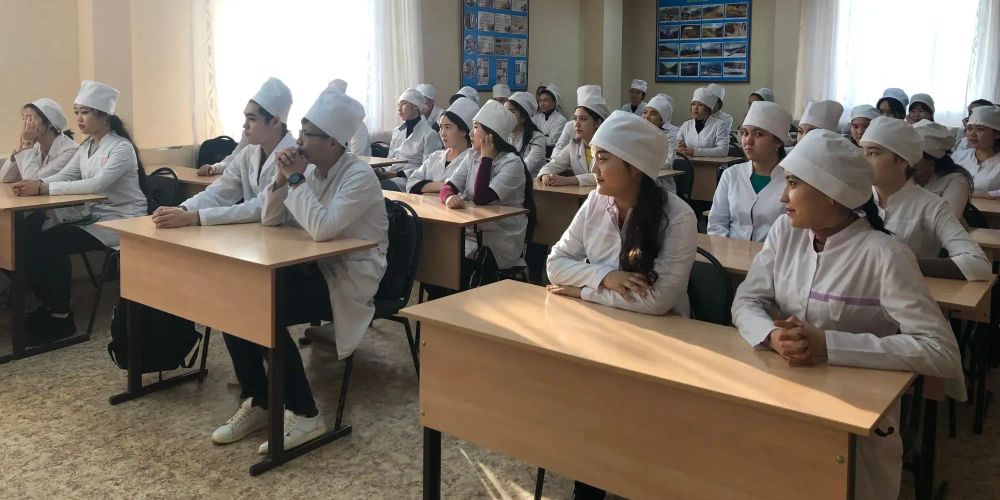 Частные медвузы Кыргызстана просят Жапарова отложить государственную аккредитацию на полгода изображение публикации