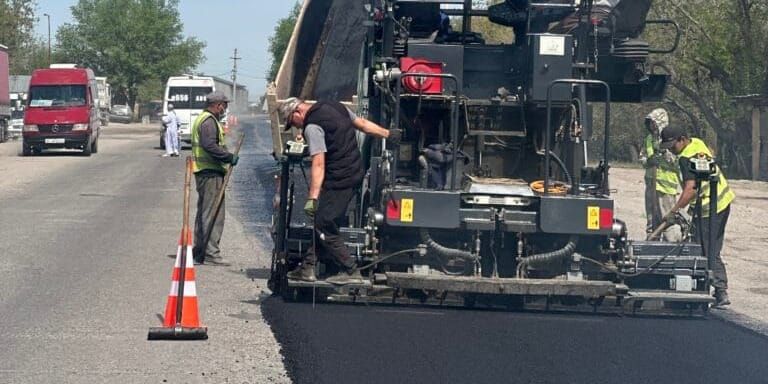 На трассе Манас – Камышановка начали укладку асфальта: в 2026 году отремонтируют 10 км дороги изображение публикации