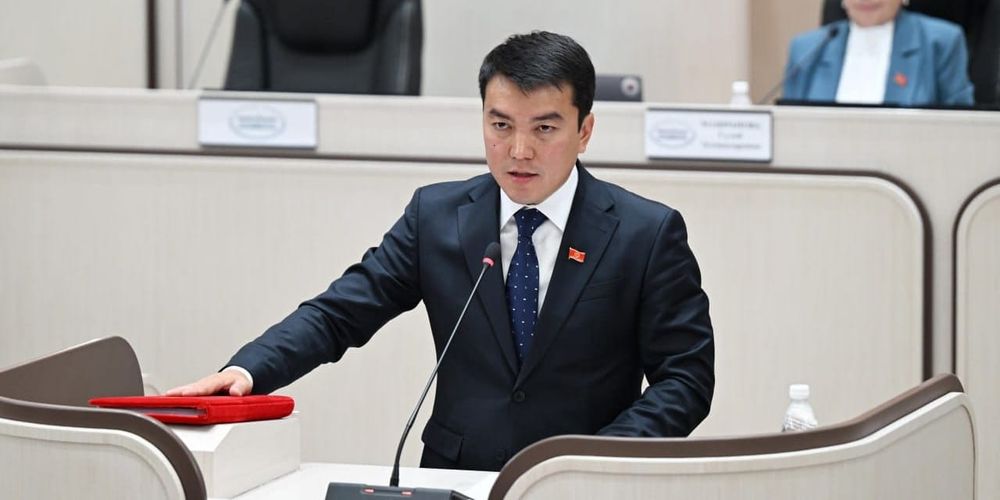 Абдылдабек Эгембердиев досрочно сдал мандат депутата Жогорку Кенеша изображение публикации