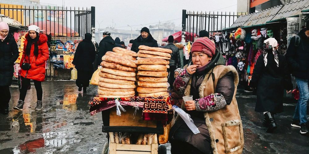 Сколько рынков и торговых центров работает в Кыргызстане — данные Нацстаткома изображение публикации