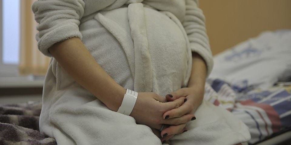 За полгода 11.9 тысячи кыргызстанок получили «декретные»: меньше, чем годом ранее изображение публикации