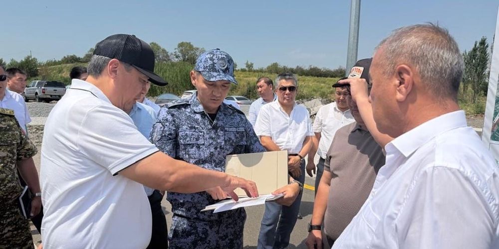Торобаев проверил проекты в Ошской области — дороги, промзону и КПП «Ынтымак» изображение публикации
