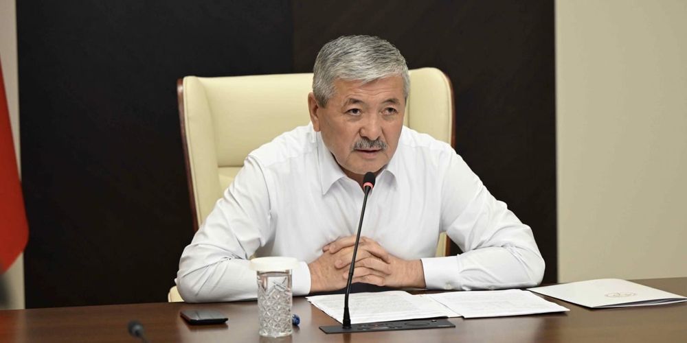 Не допустить сбоев: Касымалиев поручил усилить контроль за поставками ГСМ изображение публикации