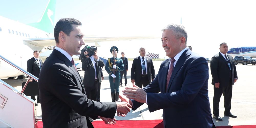 Президент Туркменистана прибыл в КР на встречу лидеров ЦА и Азербайджана изображение публикации