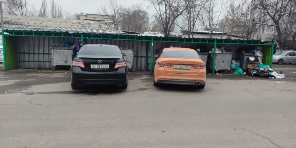 В Бишкеке составили пять протоколов за парковку у мусорных площадок изображение публикации