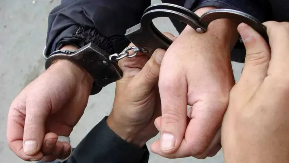 В Бишкеке задержаны подозреваемые в краже кафеля на 1.44 млн сомов изображение публикации