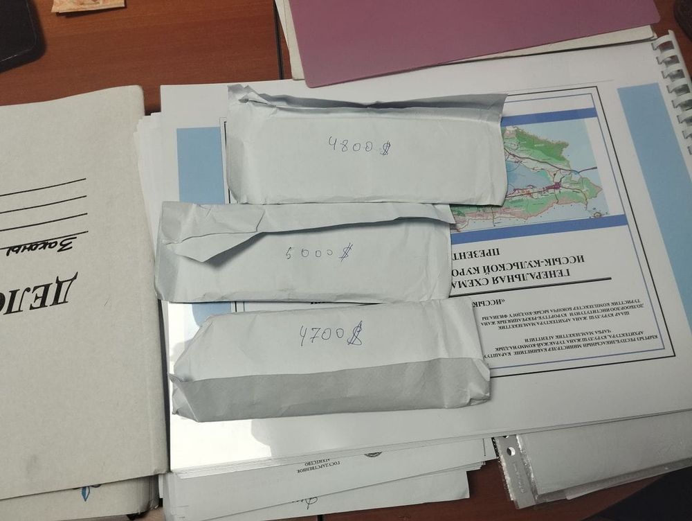 В КР за вымогательство задержан глава областного представительства департамента Госстроя изображение публикации