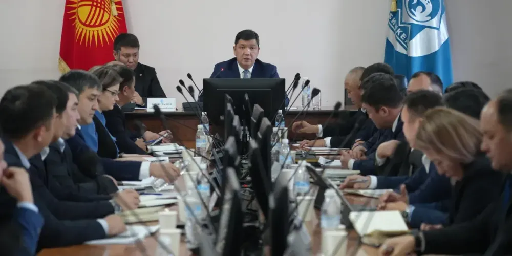 Мэр Бишкека поручил упростить аренду муниципальной собственности и ускорить возврат земель гаражных кооперативов изображение публикации