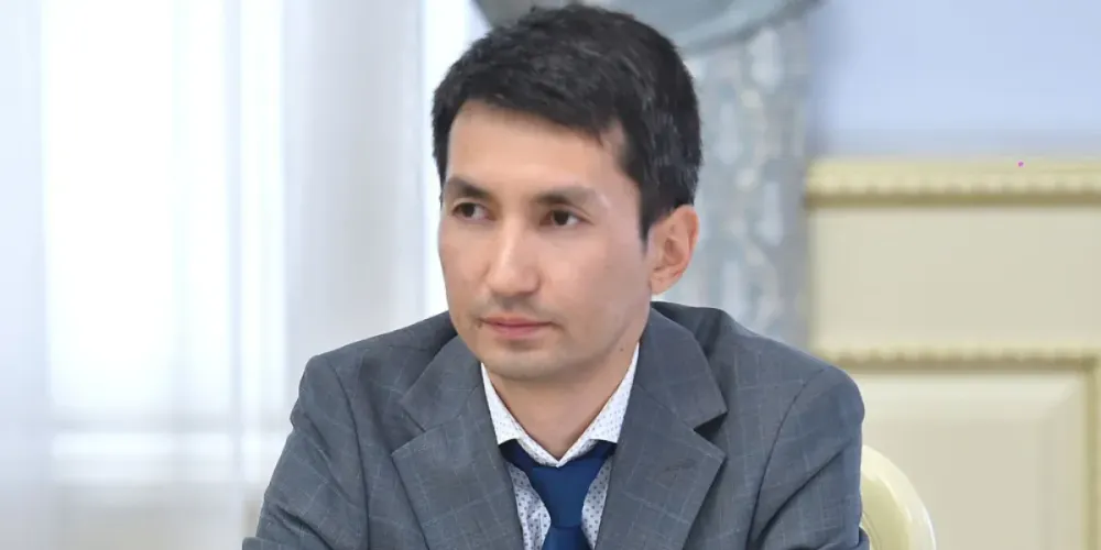 Садыр Жапаров назначил главу управления политических и экономических исследований АП КР изображение публикации