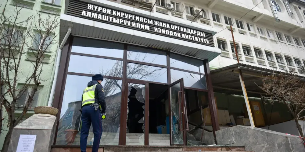Касымалиев поручил в течение недели выяснить причины пожара в Наццентре кардиологии и оценить ущерб изображение публикации