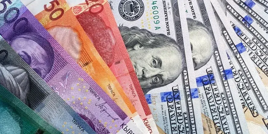 Курс валют: сом укрепляется на фоне снижения доллара, евро и рубля изображение публикации