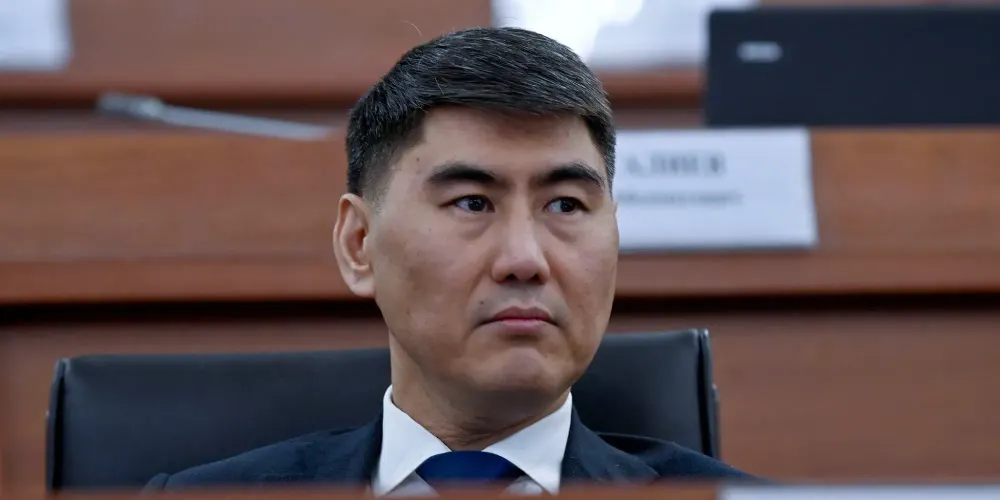 Экс-главе МИД Кыргызстана Айдарбекову предъявили обвинение по делу о злоупотреблении изображение публикации