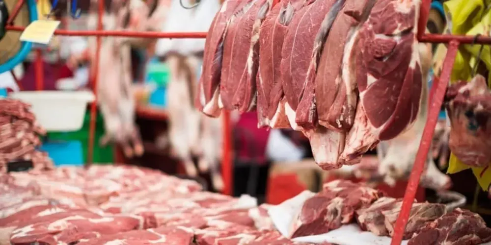 Ценовой разрыв: в Бишкеке самое дорогое мясо, в Баткене — уголь и масло изображение публикации