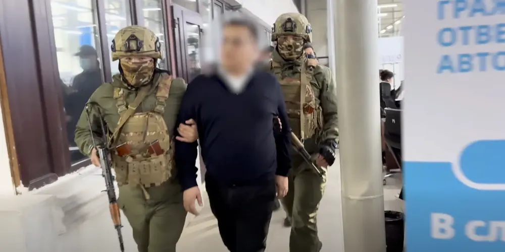 Торговля правами в «Унаа»: трое сотрудников задержаны на рабочем месте изображение публикации