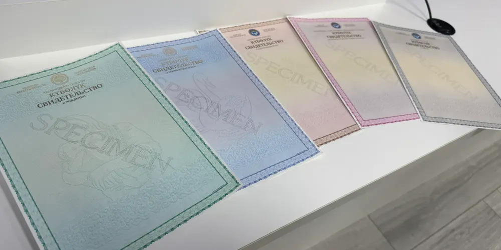 Свидетельства ЗАГС в КР теперь в двух форматах: цифровом и типографском изображение публикации