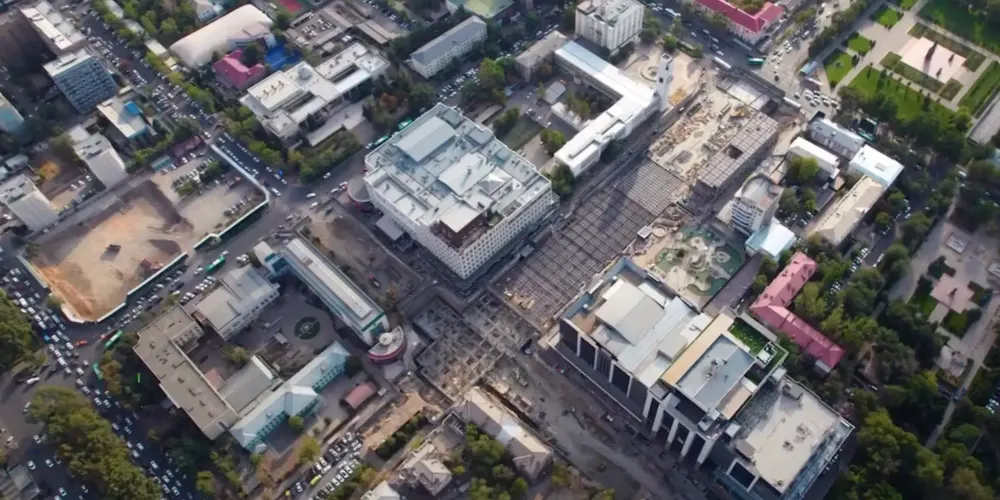 Когда в Бишкеке завершат строительство подземного комплекса Old Bishkek? Ответ Наримана Тюлеева изображение публикации