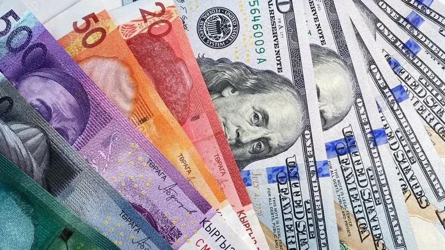 Сколько стоят доллар, евро и рубль 12 июня — обменный курс в Бишкеке изображение публикации