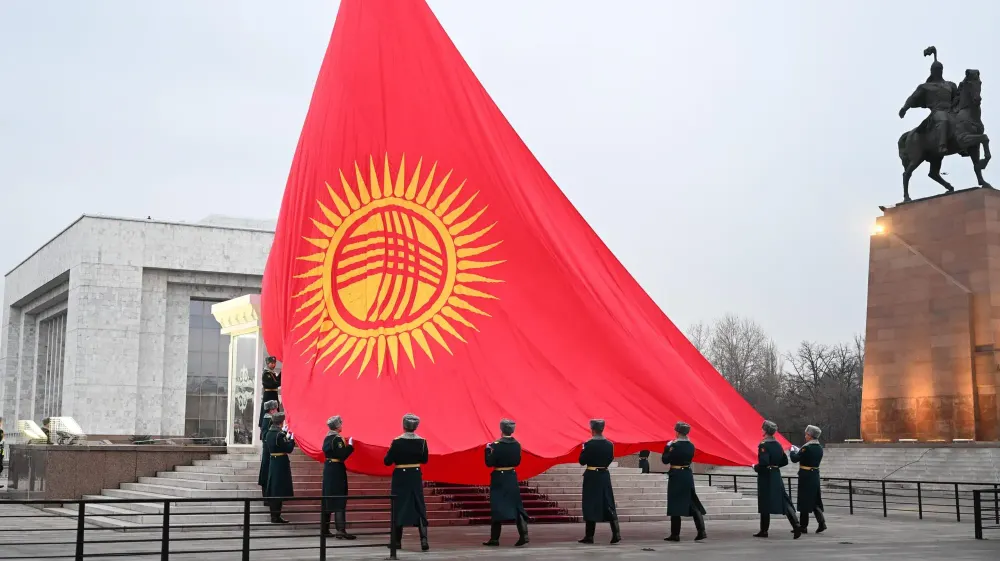 В Кыргызстане утвердили новые языковые требования для работников госсектора изображение публикации