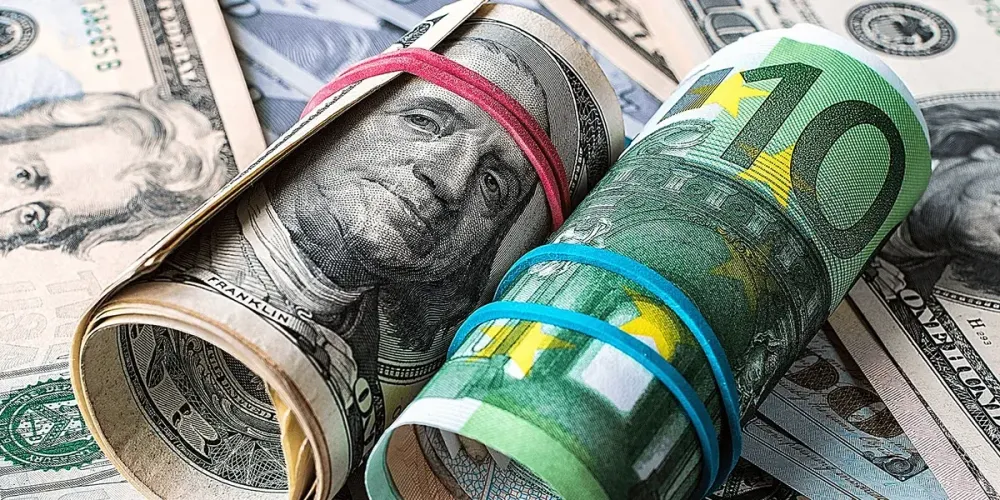 Рубль просел к сому, доллар и евро укрепились — курс НБ КР на 1 апреля изображение публикации