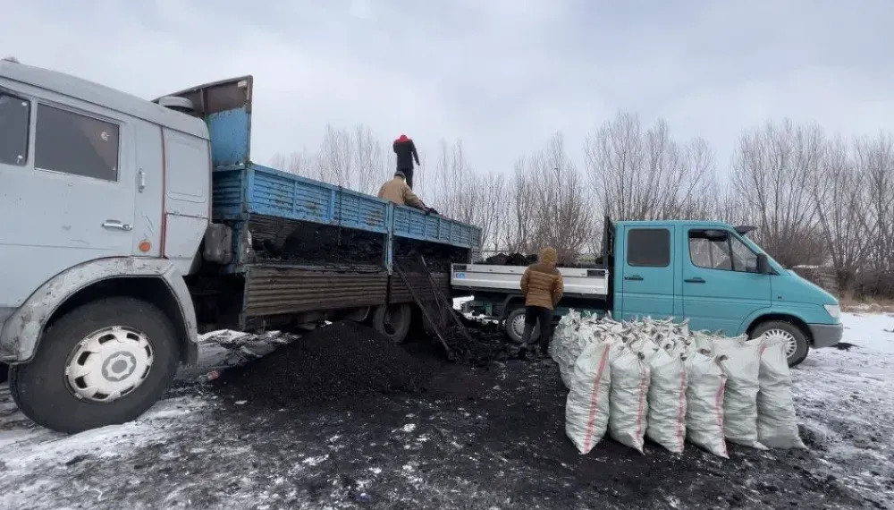 На Северной объездной дороге под Бишкеком открыли новую площадку для продажи угля изображение публикации