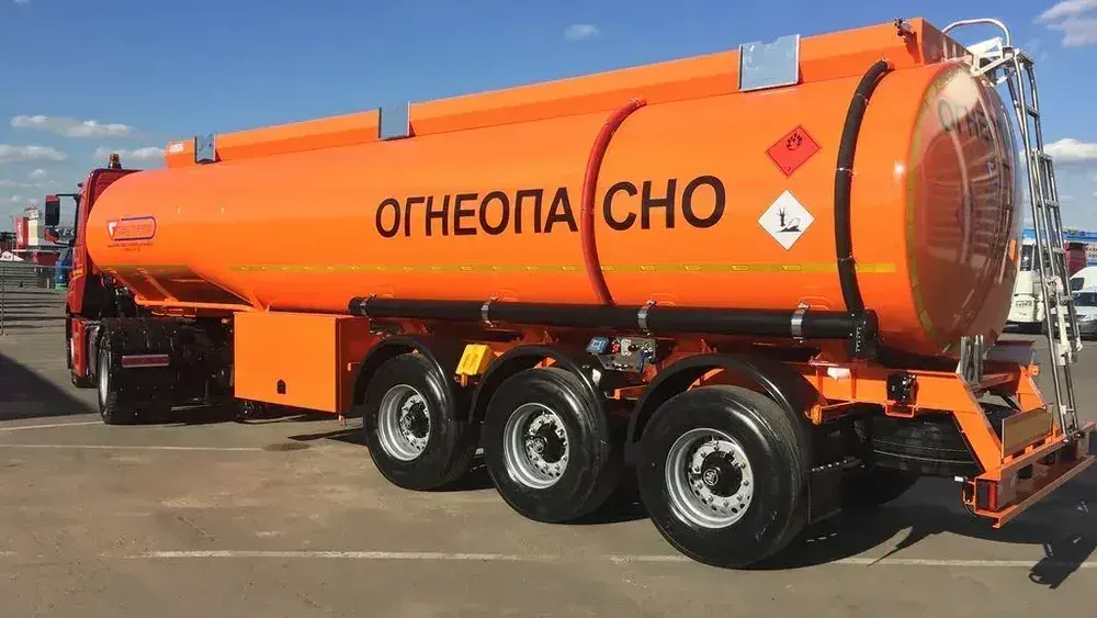 В Кыргызстане ввели запрет на вывоз нефтепродуктов автомобилями изображение публикации