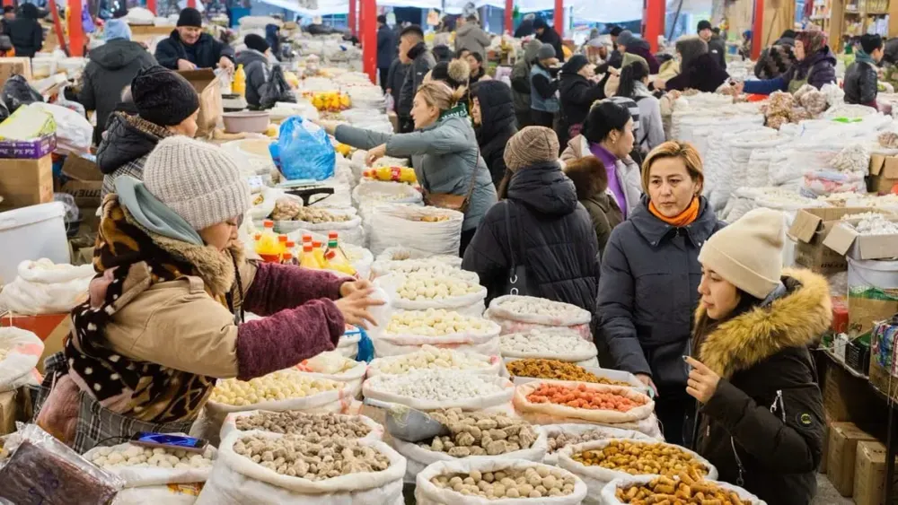 Сколько рынков и ТЦ насчитывается в Кыргызстане? Данные Нацстаткома изображение публикации
